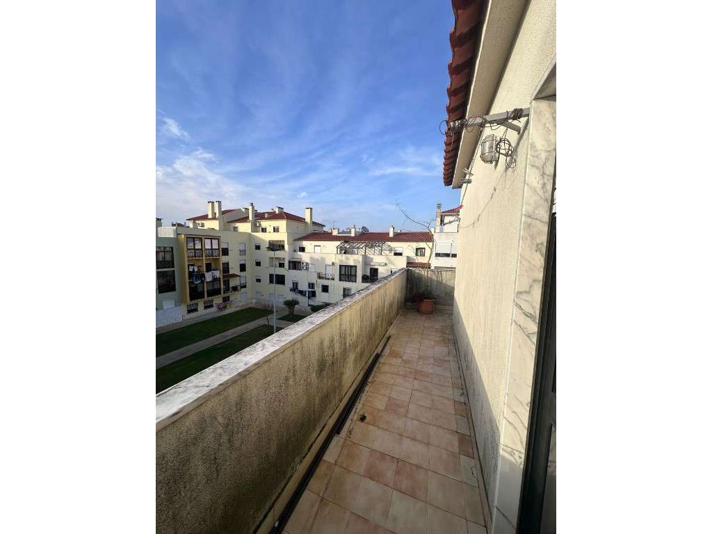 T1 muito espaçoso com 70m² e grande varanda-12