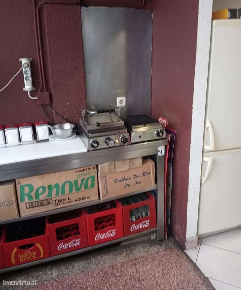 GRANDE OPORTUNIDADE ! TRESPASE DE CAFE EM GAIA-15