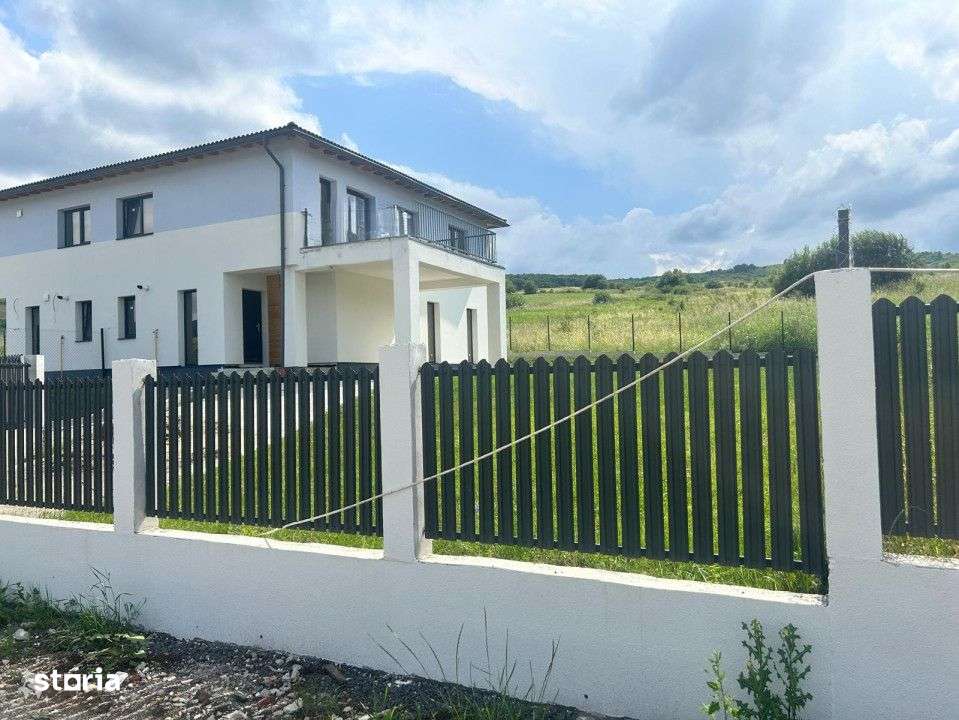 Duplex construit la standarde inalte de calitate la intrare in Corusu - Imagine principală: 5/19