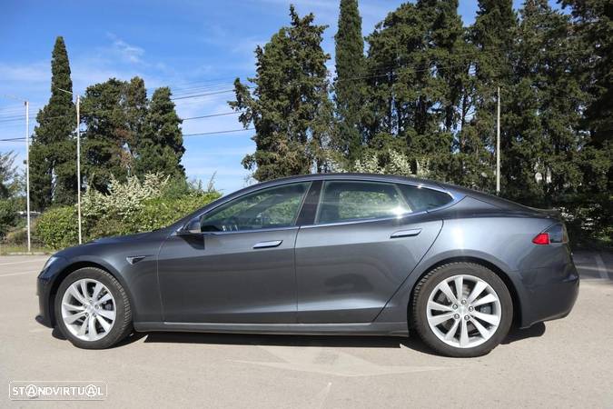 Tesla Model S 90D - 16