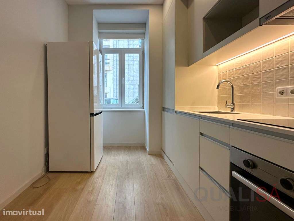 Apartamento T0 equipado no centro histórico de Braga - para arrenda... - Grande imagem: 2/25