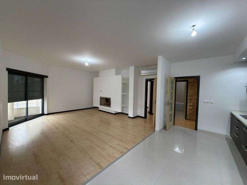 Apartamento T1 moderno junto à Estação do Entroncamento - Grande imagem: 4/12