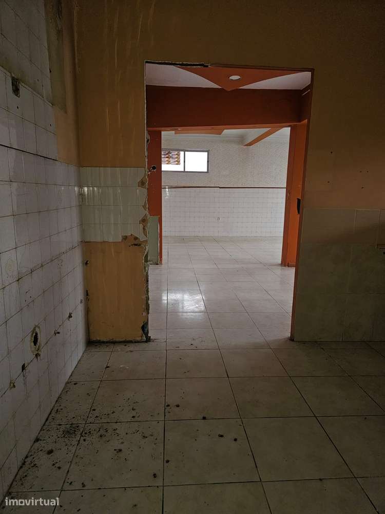 Entroncamento VENDE Loja 51m2-5