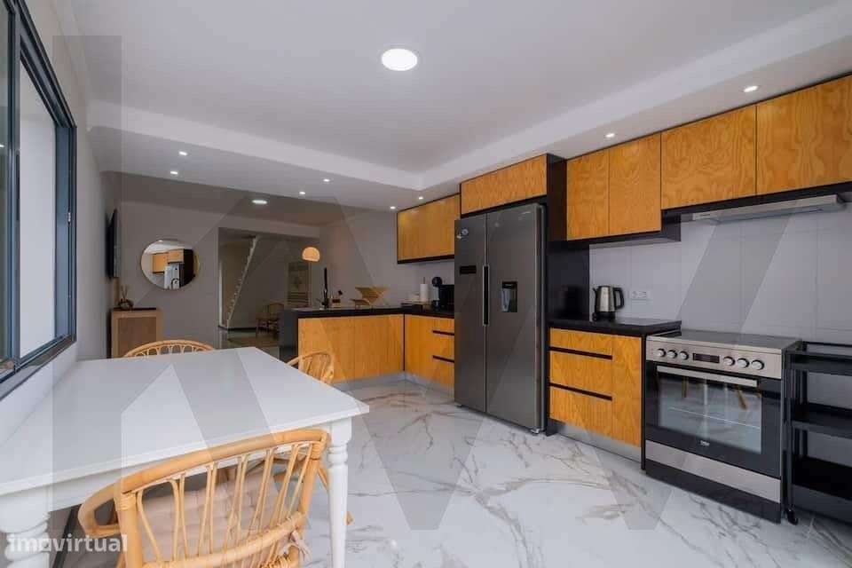 Moradia T5 com Licenciamento de Alojamento Local no Centro de Ponta De - Grande imagem: 5/25