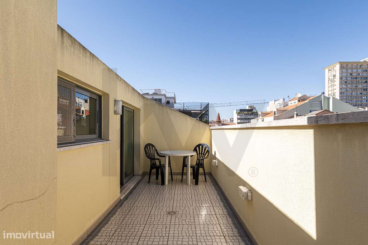 Magnífico T2 no Edíficio "Picoas Terrace" c/ estacionamento e inúmeras-4