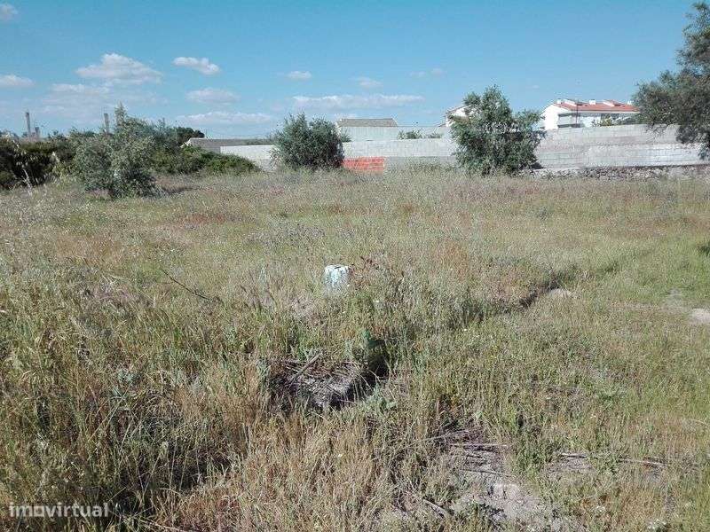Lote de terreno com 1161 m2 bem localizado - Grande imagem: 2/7
