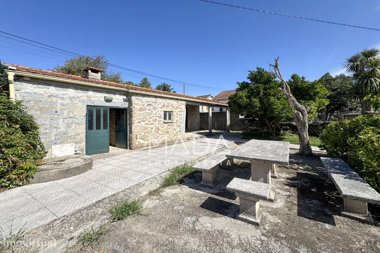 Moradia T4 + Moradia em pedra + terreno (3 artigos) em Lago, Amares - Grande imagem: 4/26