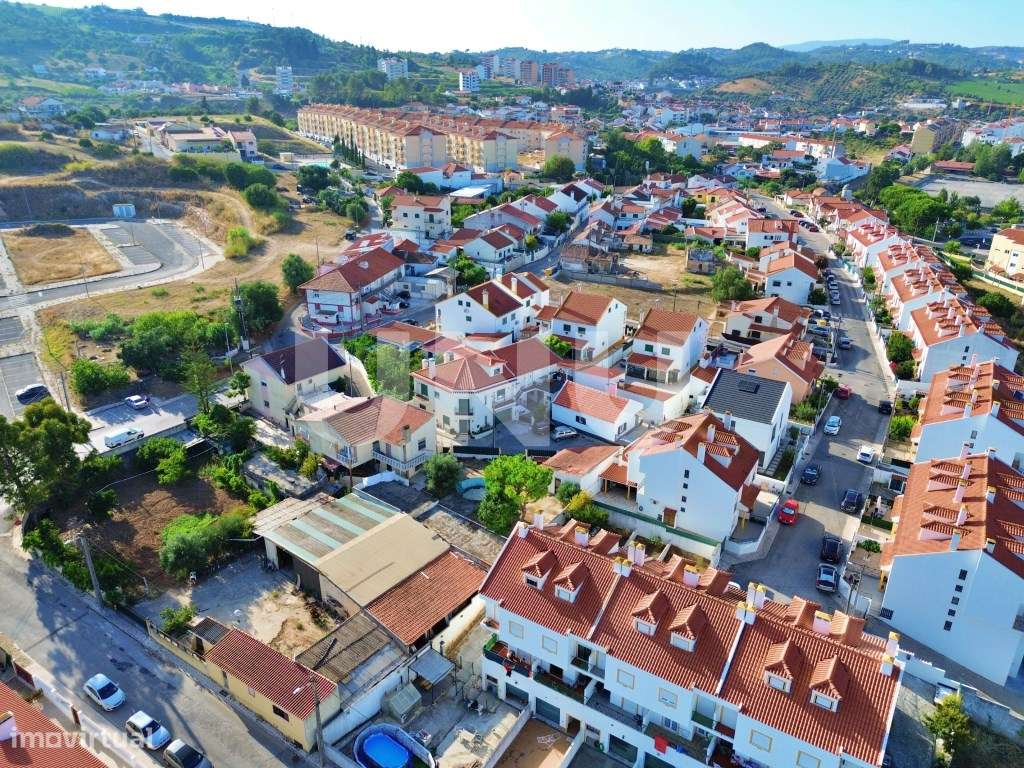 Moradia T2 + T2 nas Paredes, em Alenquer!-17