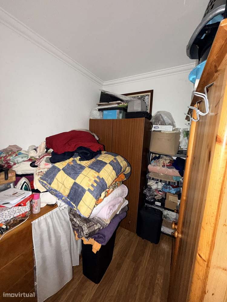 Apartamento T2 com 84 m² – Excelente oportunidade para remodelação-5