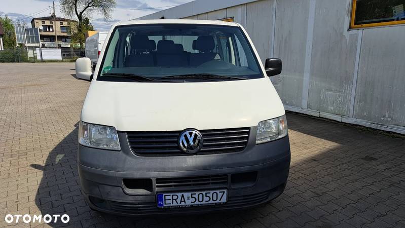 Volkswagen Caravelle - 1