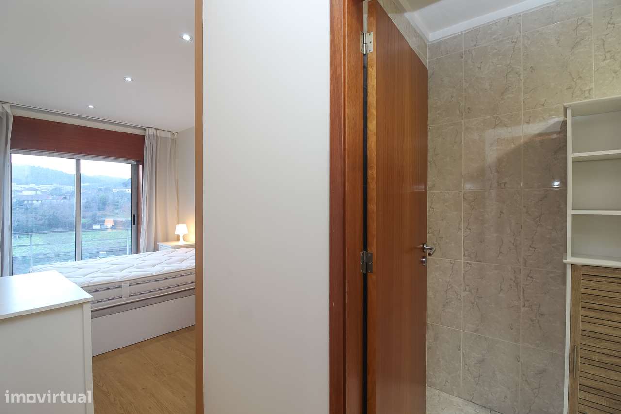 T2 Mobilado e Equipado Centro de Paredes-12