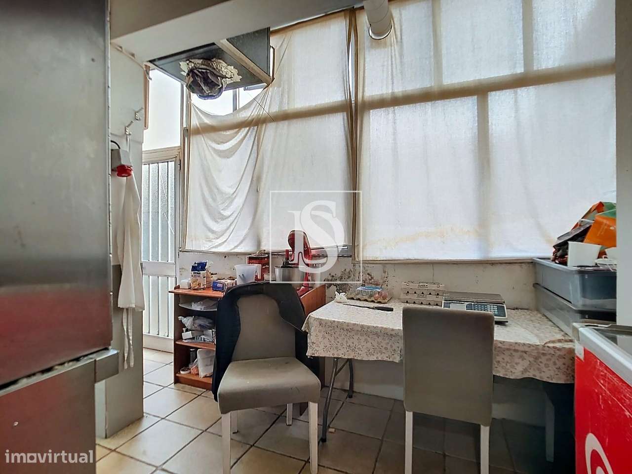 Café  situado na cidade de Ermesinde. - Grande imagem: 5/16