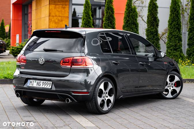 Volkswagen Golf VI 2.0 TSI GTI DSG - 4