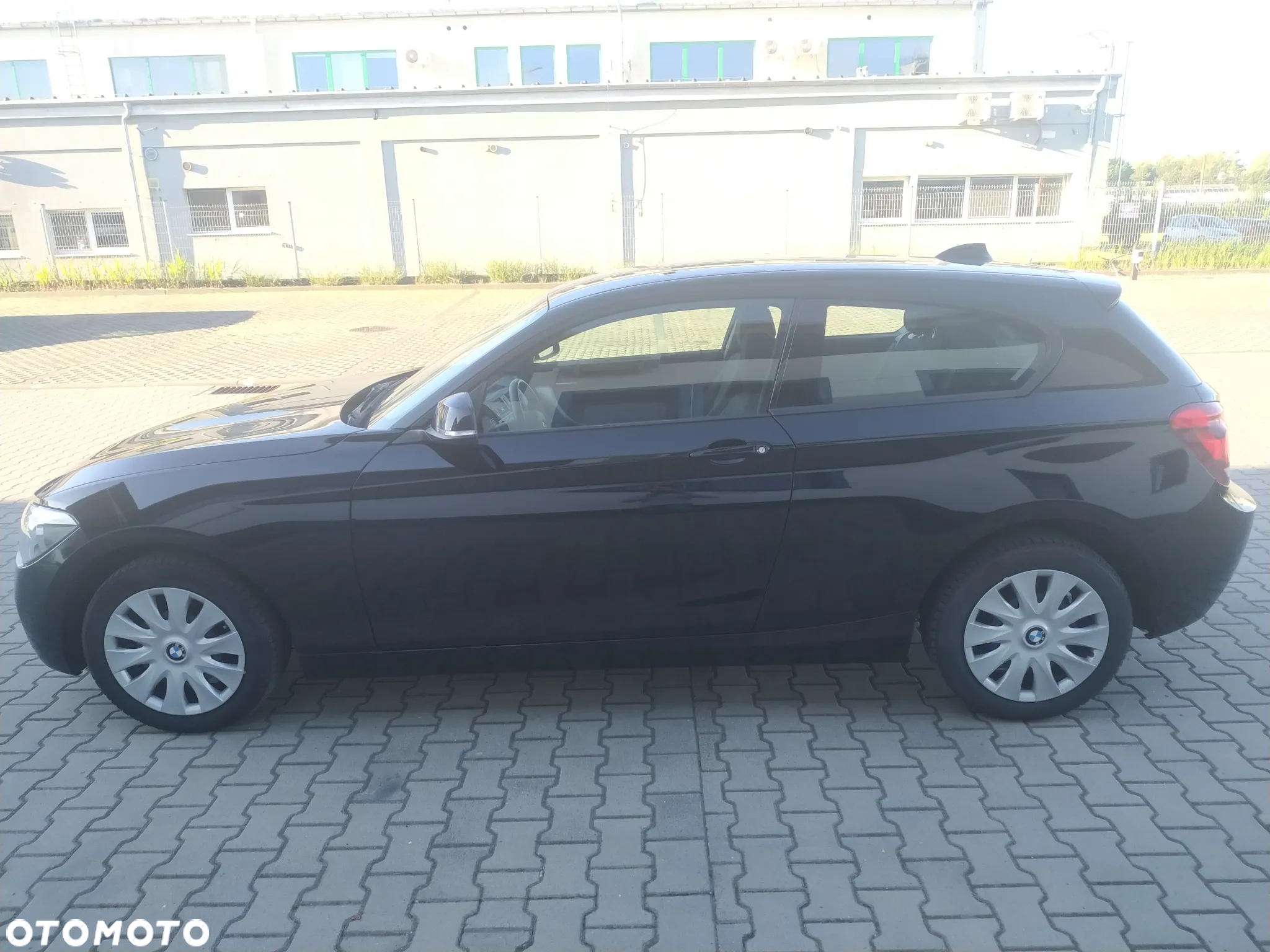 BMW Seria 1 114i - 4