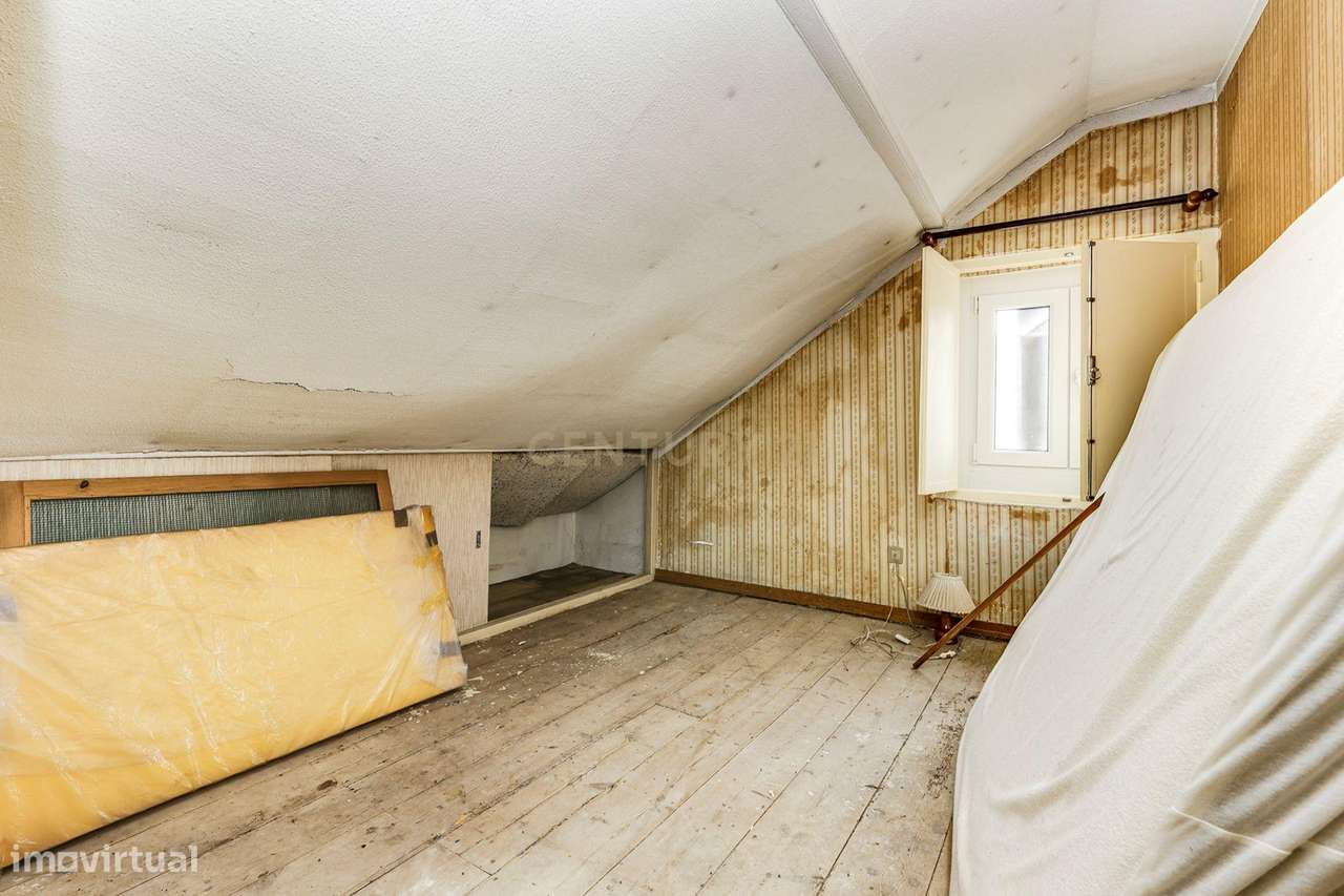 Prédio de Uso Misto no Centro Histórico de Odivelas – Habitação + Comé-20