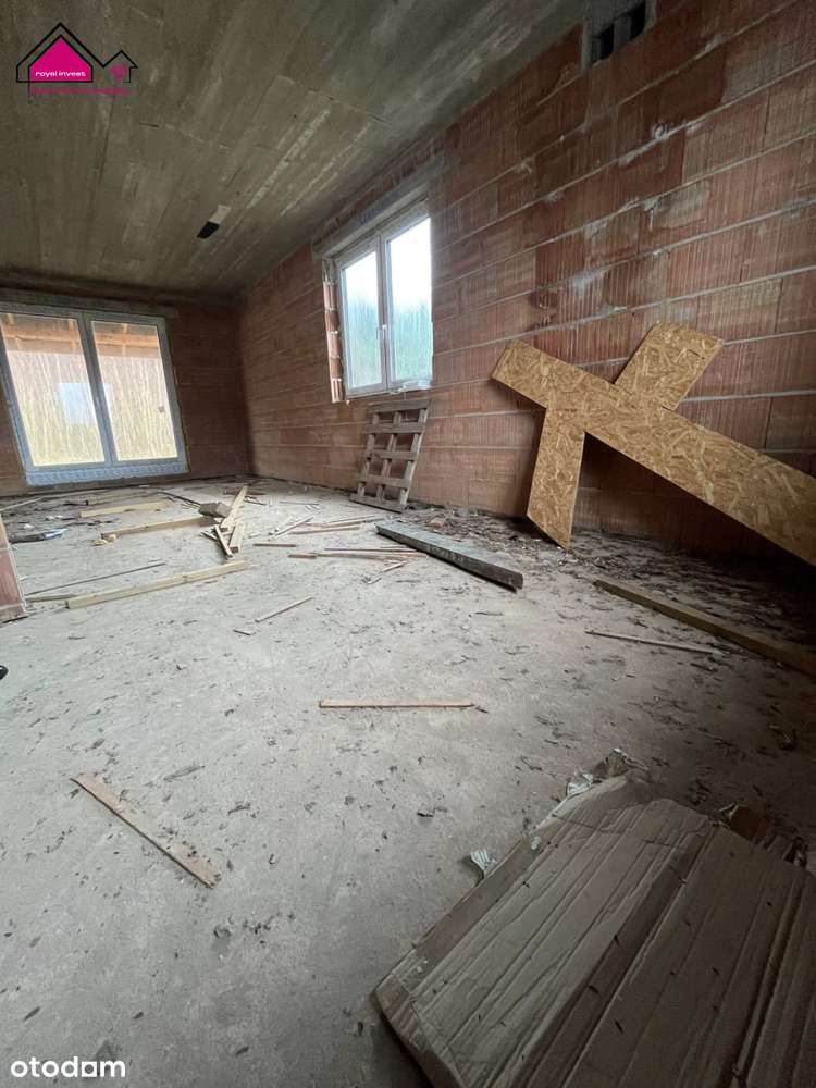 Przestronny Dom na Wsi do własnej aranżacji-12