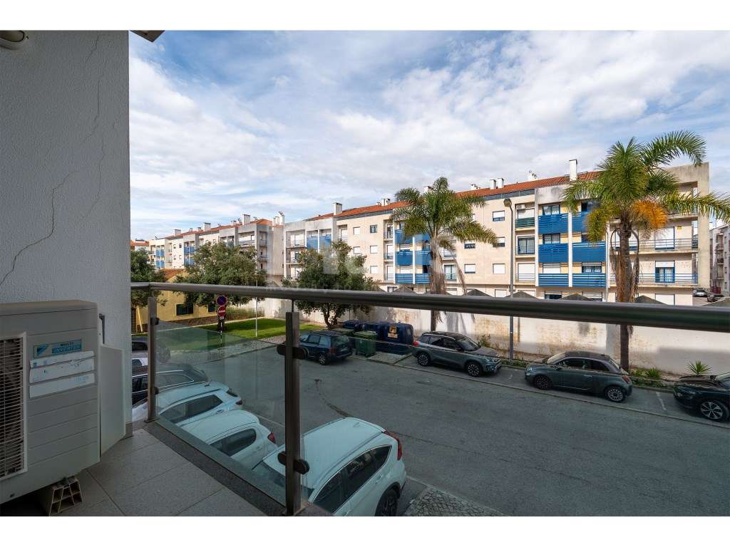 T3 com terraço, varanda e parqueamento-18