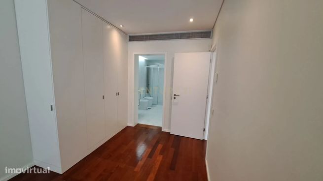 Moradia T3, com 2 suítes e 2 terraços, em condomínio fechado na Praia-35