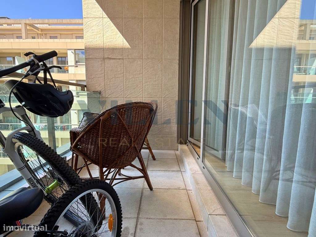 Apartamento T2 com Suíte, Closet, Garagem e Arrumos | Trofa-17