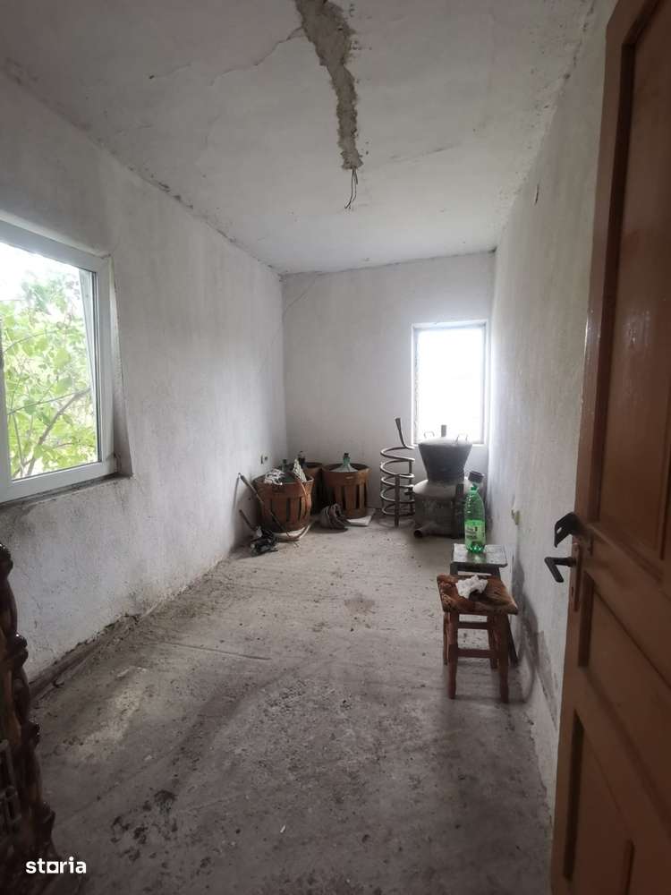 Casa batraneasca Aninoasa/ Arges, teren 1.200 mp-14