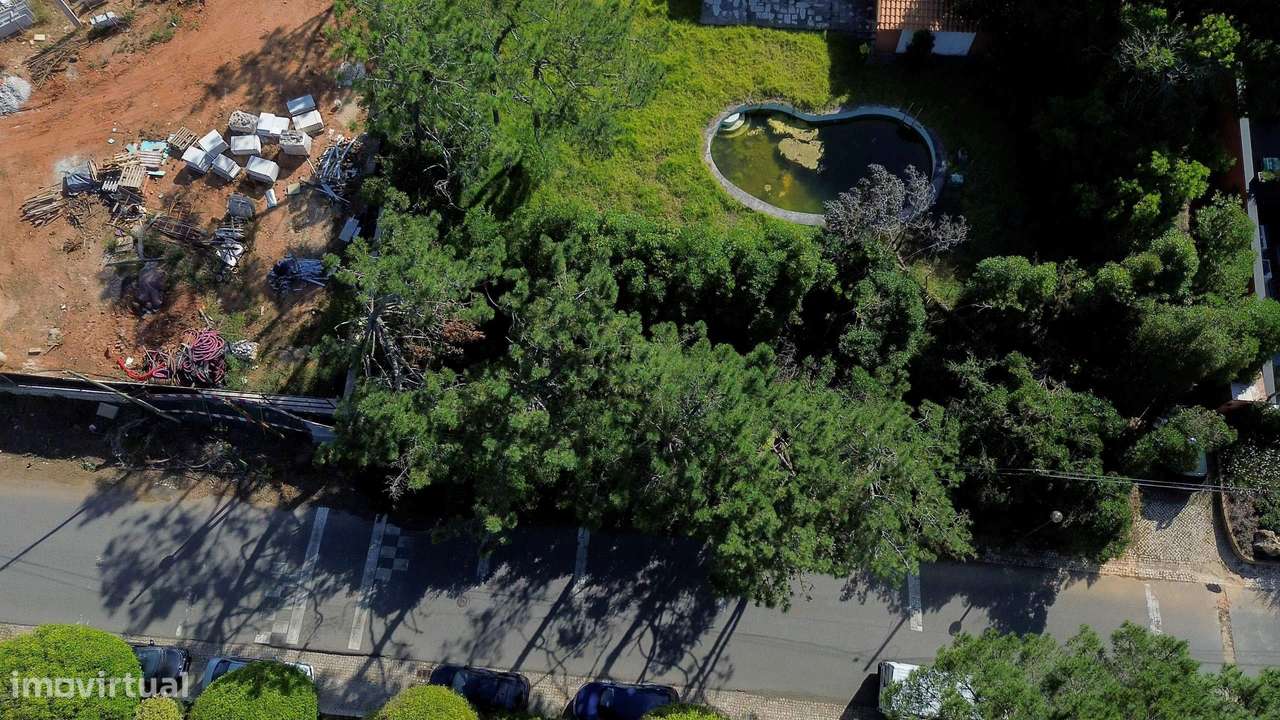 MORADIA EM LOTE DE TERRENO DE 1.940m² COM PROJECTO APROVADO-19