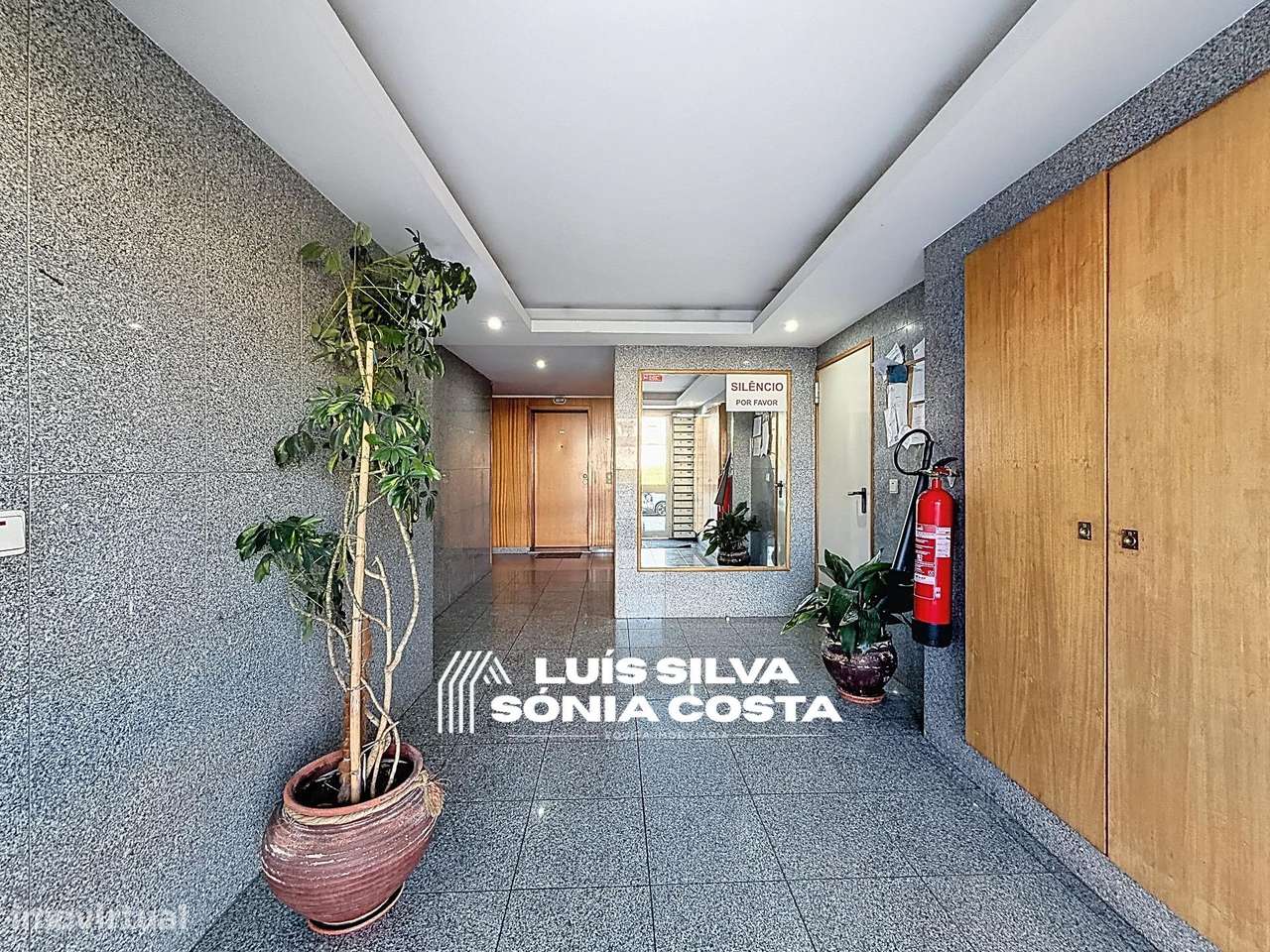 Apartamento T2+1 c/ Varanda, Garagem & Elevador – Zona Muito... - Grande imagem: 4/32