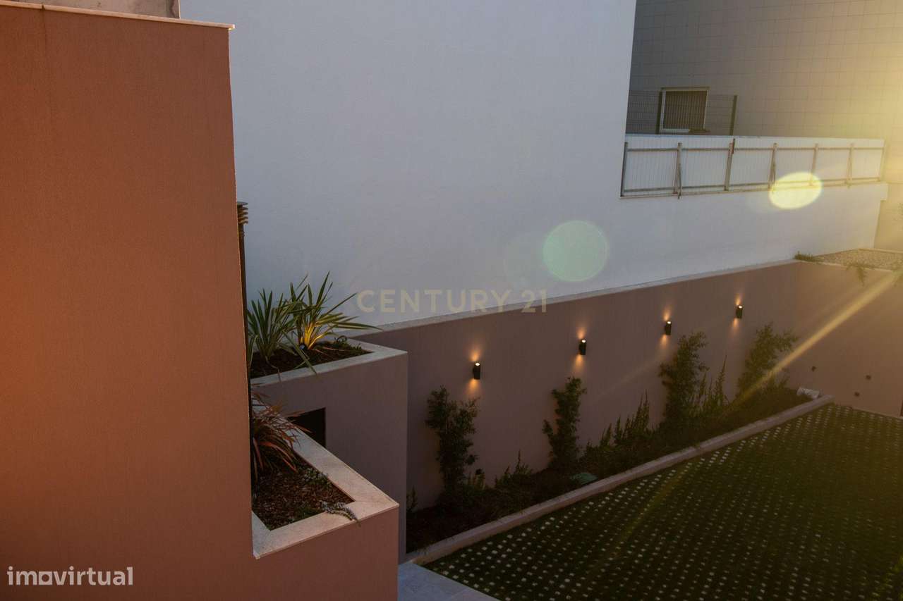 MORADIA T3 NO CORAÇÃO DE MAFRA – ESPAÇO, LUZ E SOFISTICAÇÃO-35