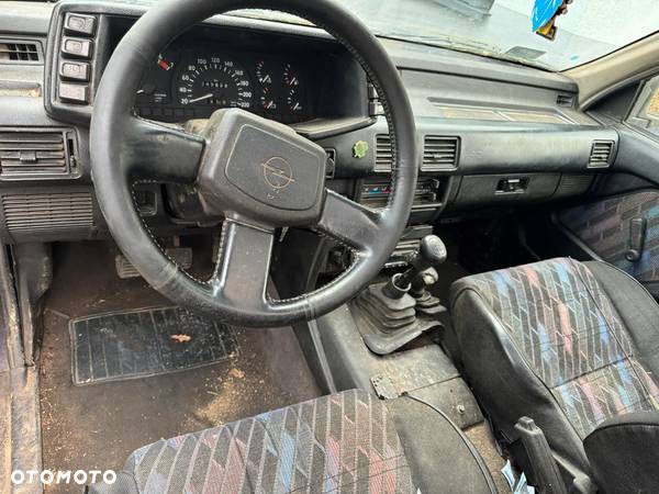 Opel Frontera 2.0 Benzyna 1995r na części - 5