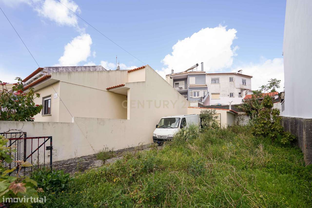Terreno Urbano no Estoril: Oportunidade Única - Grande imagem: 2/12