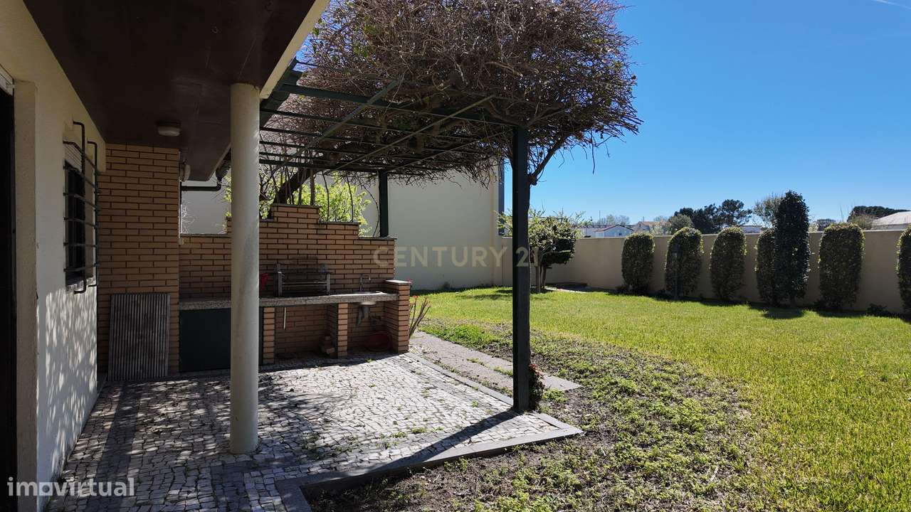 Moradia em Arcozelo — Elegância, Espaço e Proximidade ao Mar-42
