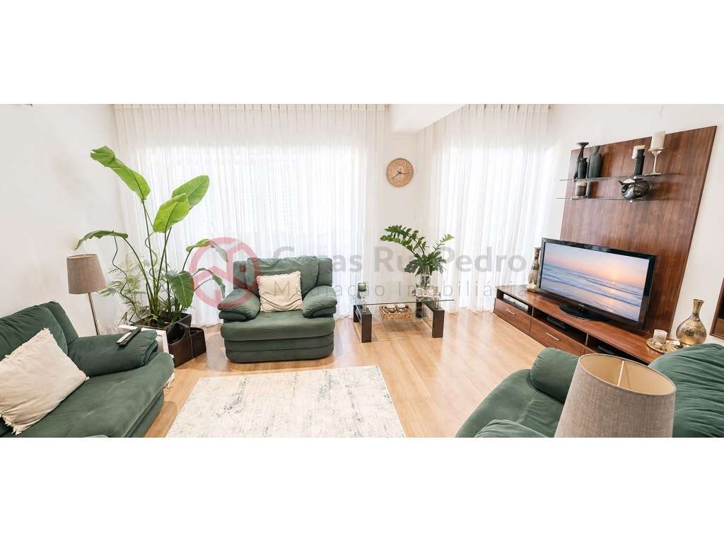 Apartamento T2 Remodelado em 2015 com Excelentes Áreas e Localizaçã...-11