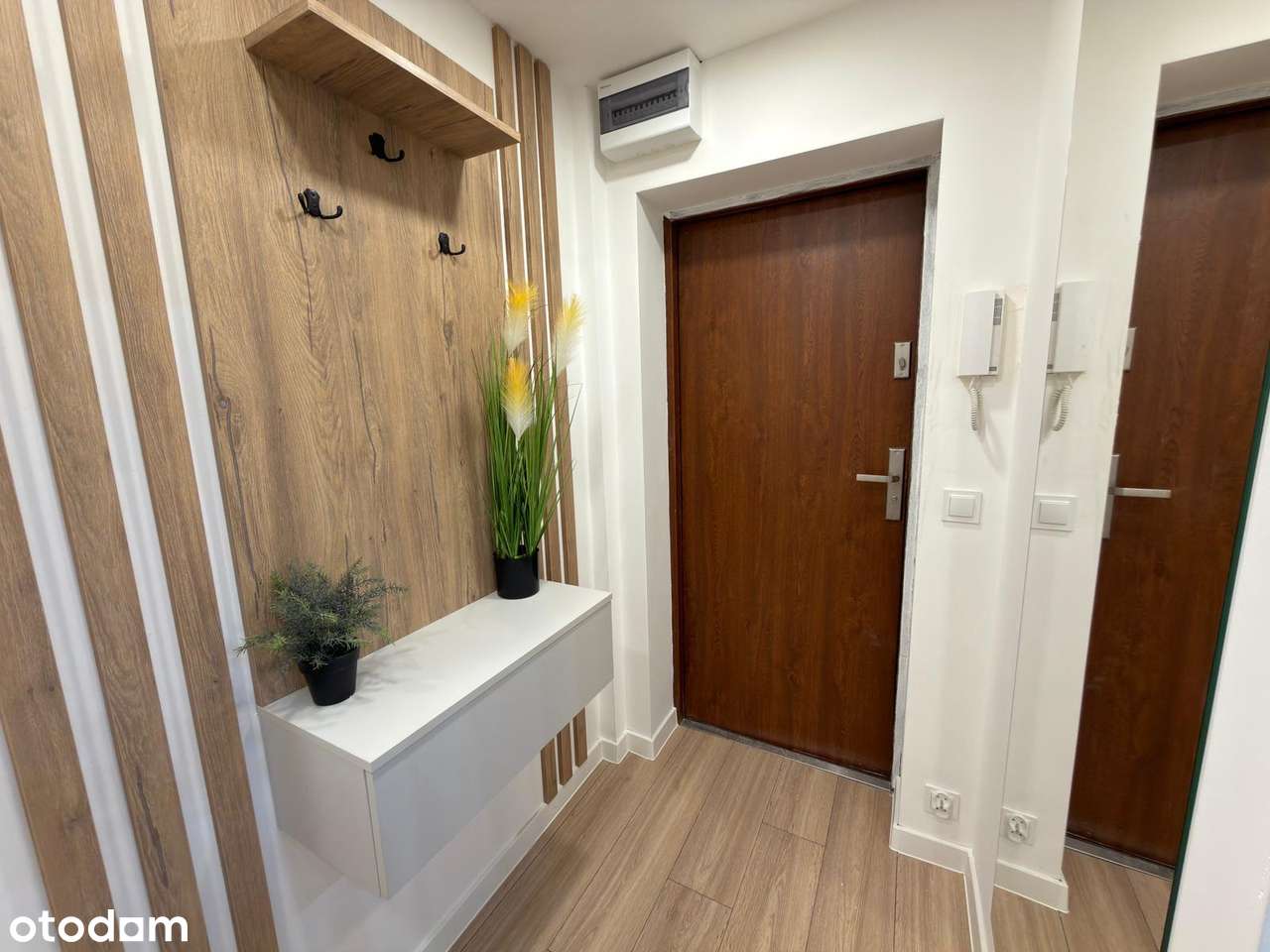 Przestronne 3-pokojowe mieszkanie z balkonem-1