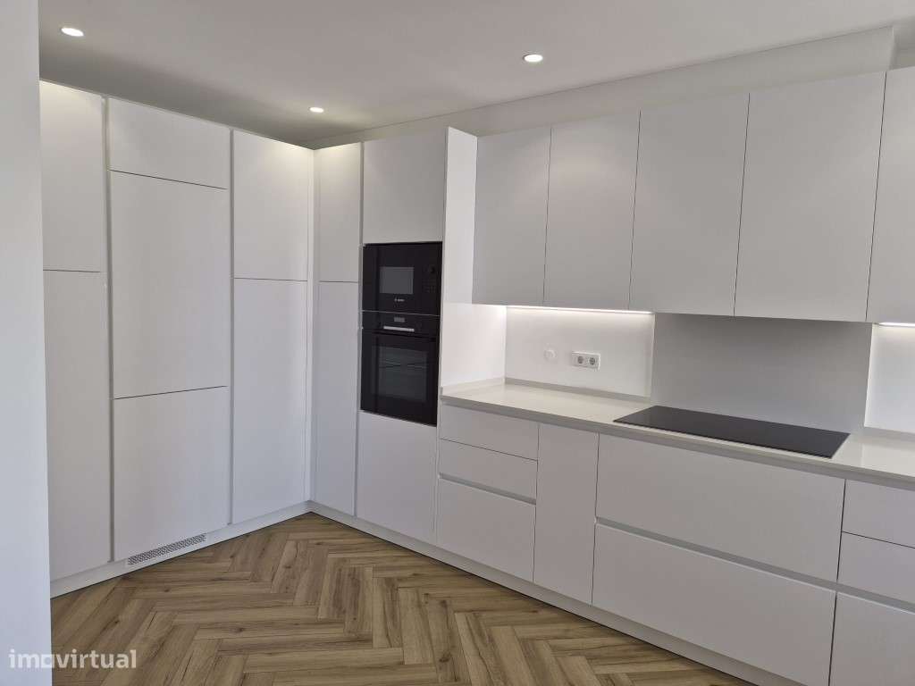 Excelente Apartamento T2 em Quarteira com Acabamentos de Luxo - Opo...-0