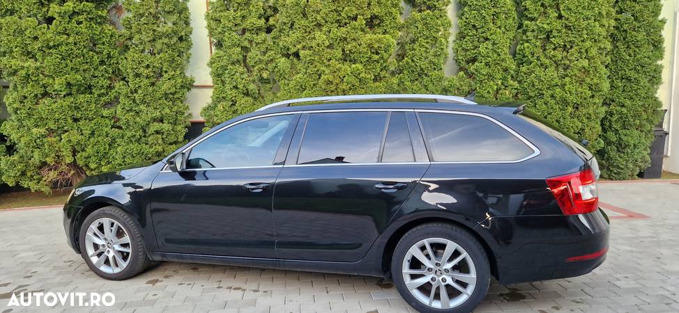 Skoda Octavia Combi 1.6 TDI DSG Style - 8