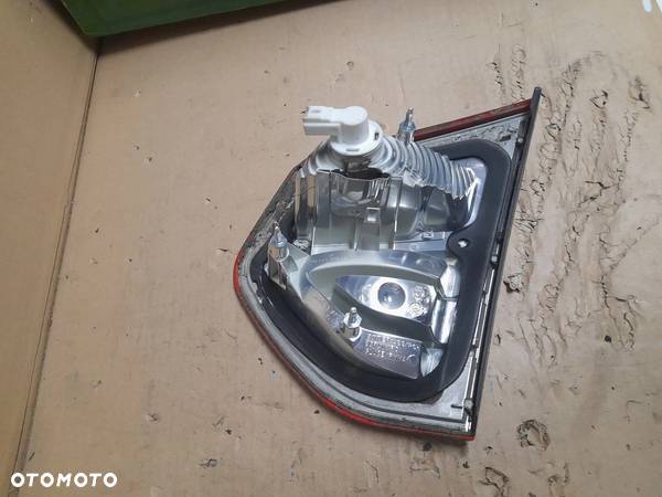 LAMPA LEWA TYLNA W KLAPĘ CITROEN C4 PICASSO nr 9653547677 - 4