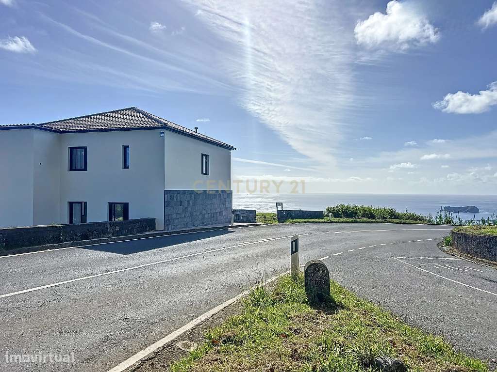 Moradia Nova com Vista Inigualável para o Ilhéu de Vila Franca do Camp - Grande imagem: 4/19