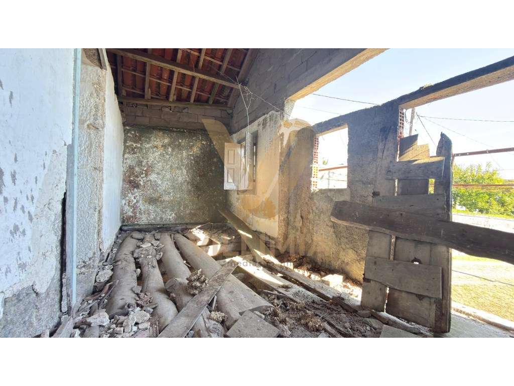 Propriedade com Duas Casas Antigas em Pedra para Restauro - Padreir...-14