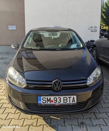 Volkswagen Golf - 1