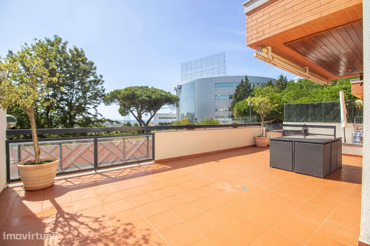 Apartamento T2+1 com terraço-0