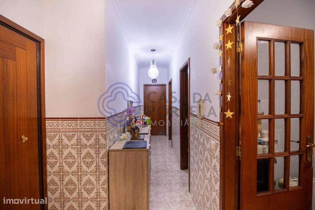 Apartamento T2 com Terraço e Churrasqueira em Nogueira da Regedoura | - Grande imagem: 2/18