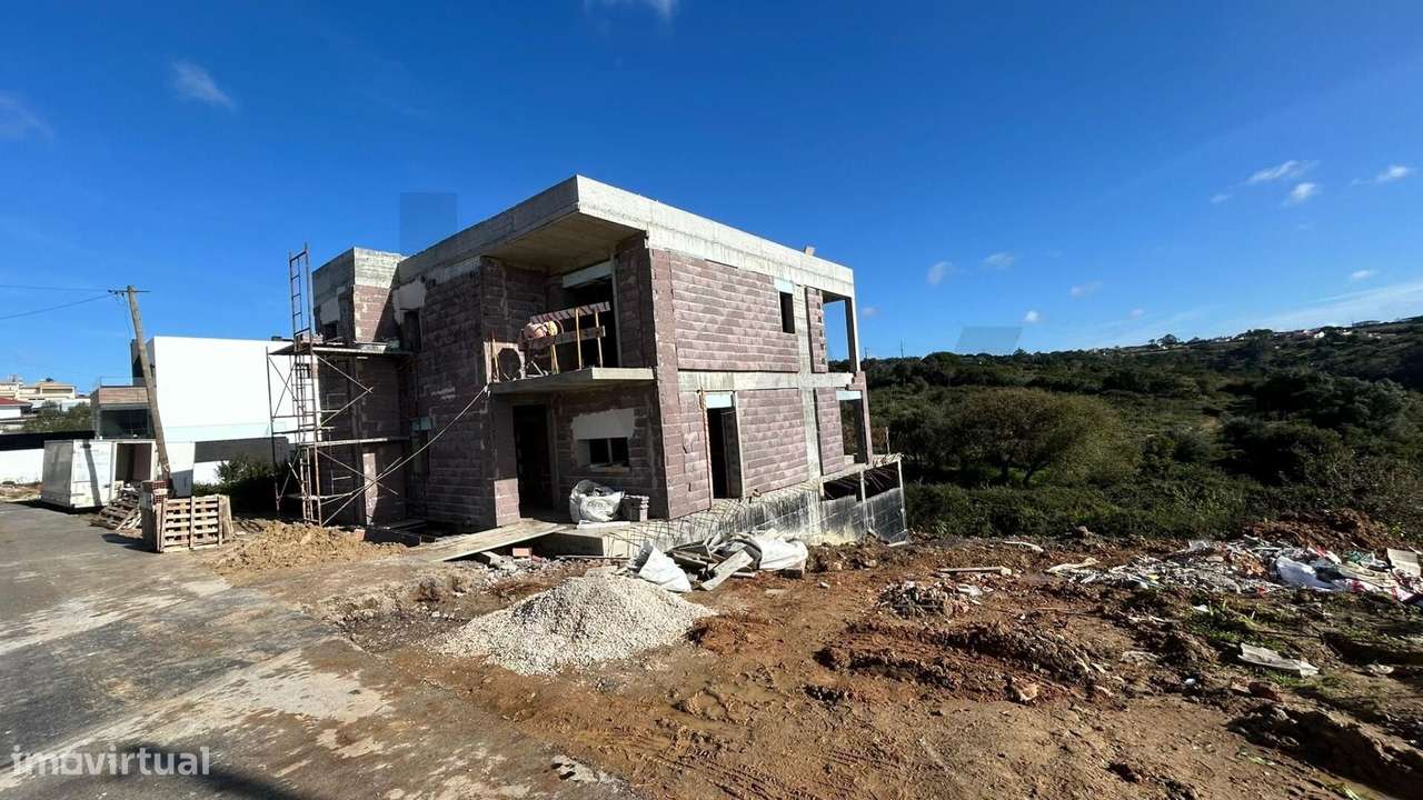 Moradia Unifamiliar T4 de Prestígio | Vista Desafogada | A 5 Minutos d - Grande imagem: 4/9