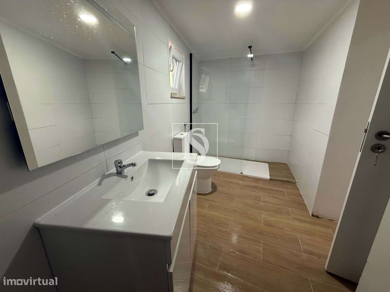 Moradia T2 Remodelada - Minde-4