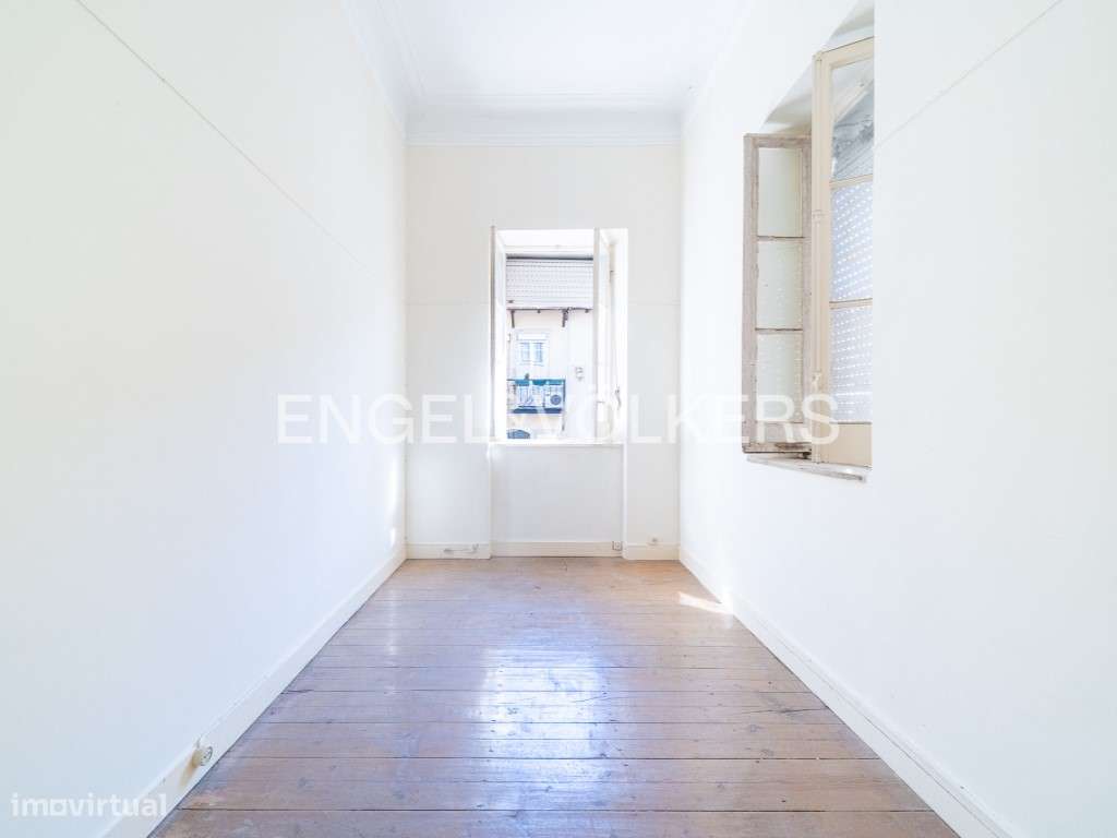 Apartamento por Remodelar com jardim na Graça-17