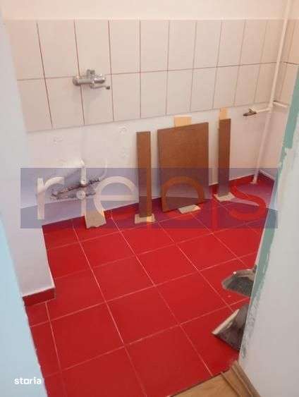 DE VANZARE GARSONIERA 31 MP DRUMUL TABEREI -SIBIU-1 MAI| METROU - Imagine principală: 4/8