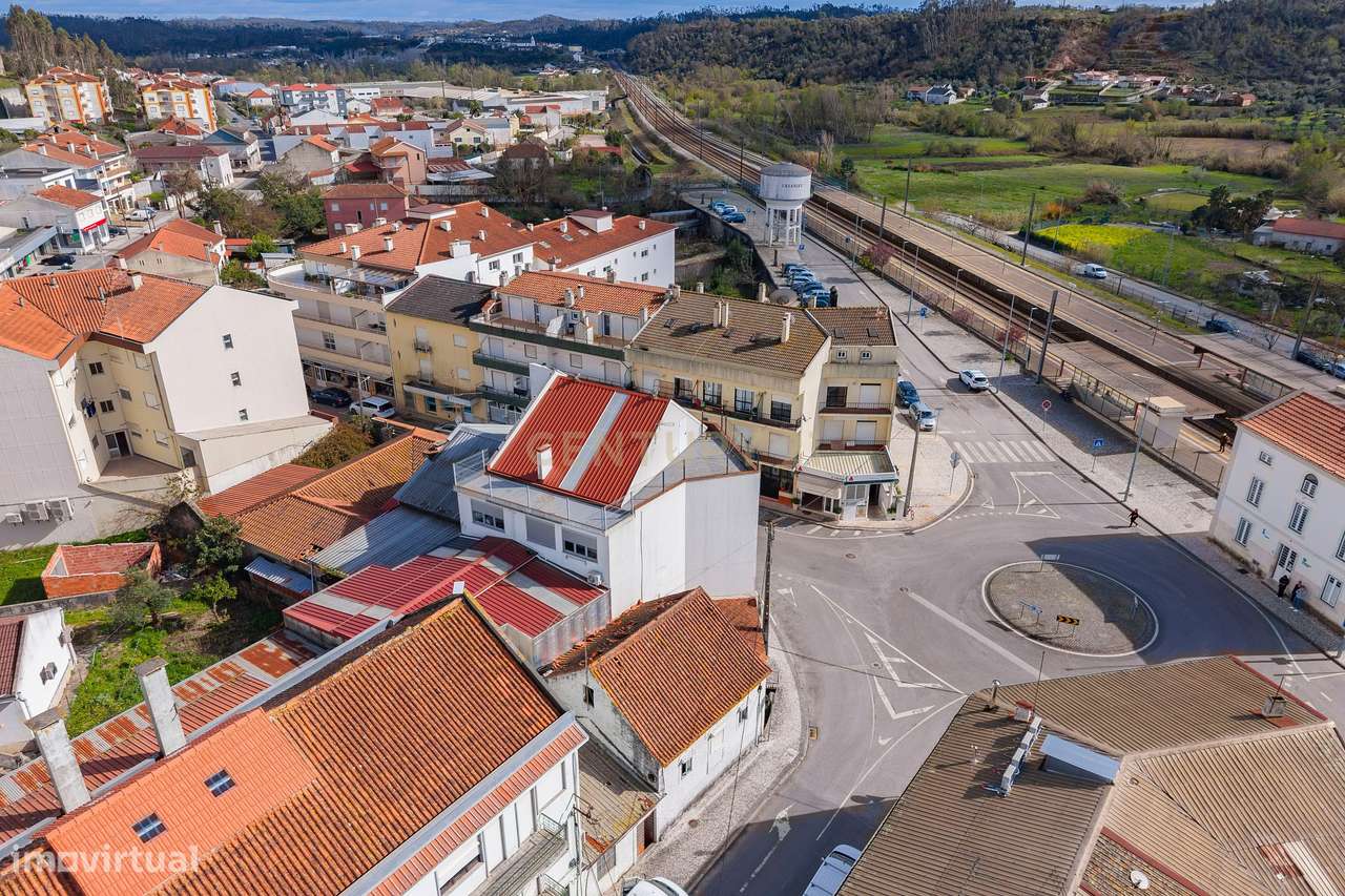 Moradia com Potencial de Reabilitação ou Projeto de Construção-4