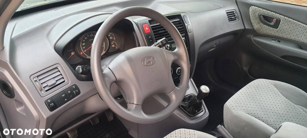 Hyundai Tucson 2.0 Comfort 2WD - 10