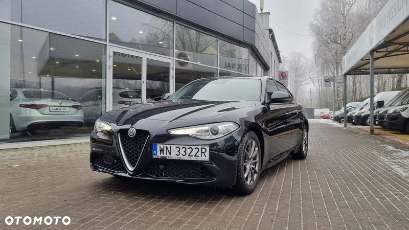 Alfa Romeo Giulia 2.0 Turbo Business - 1