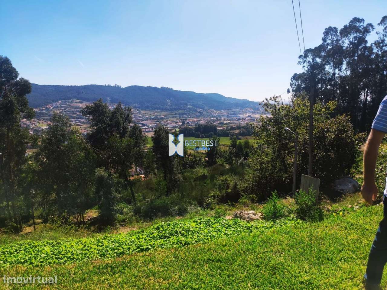 MORADIA INDEPENDENTE,REABILITAÇÃO, TERRENO 2.900M2, TELHADO,15MIN.FA-22