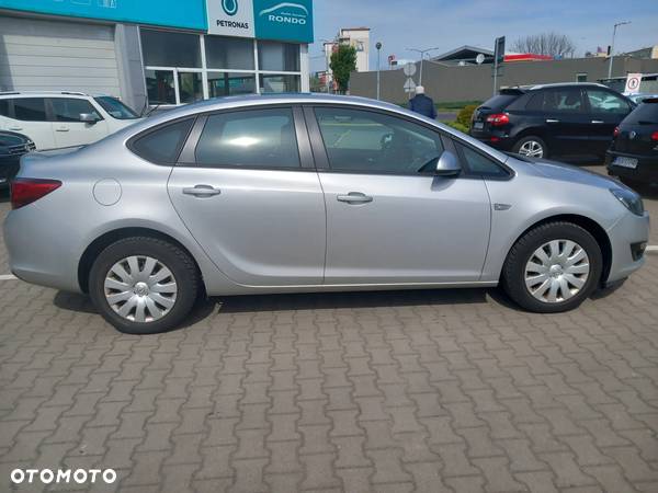 Opel Astra IV 1.4 T EU6 - 5