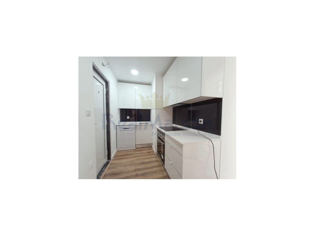 Apartamento T2+1 Totalmente Remodelad...